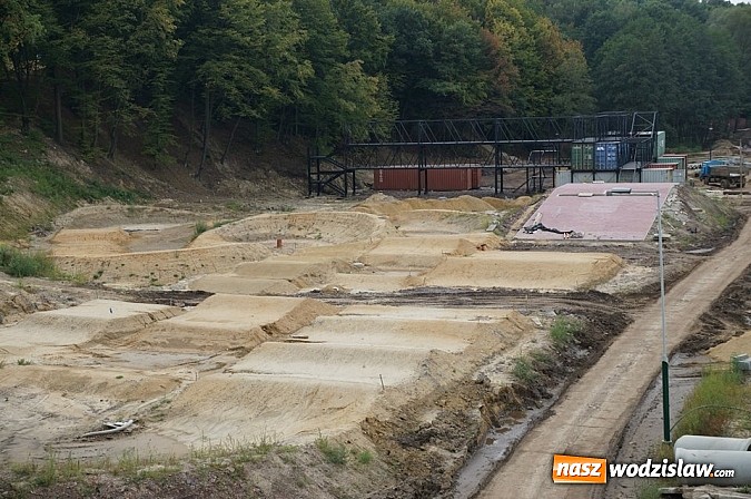 Zdjęcie w galerii na portalu naszwodzislaw.com: Zobacz jak idzie budowa Rodzinnego Parku Rozrywki w Wodzisławiu Śląskim wiadomości z regionu