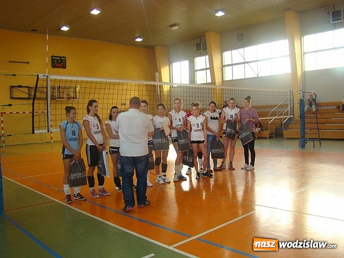 Zdjęcie w galerii na portalu naszwodzislaw.com: Siatkarskie pożegnanie lata wiadomości z regionu