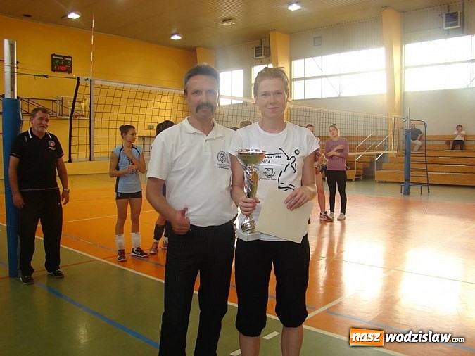Zdjęcie w galerii na portalu naszwodzislaw.com: Siatkarskie pożegnanie lata wiadomości z regionu