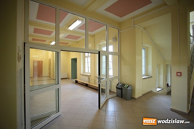 Zdjęcie w galerii na portalu naszwodzislaw.com: Nowa szkoła na Głożynach - już otwarta! wiadomości z regionu