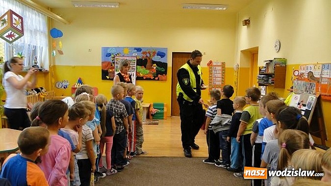 Zdjęcie w galerii na portalu naszwodzislaw.com: Strażnicy Miejscy w Radlinie szkolą przedszkolaków wiadomości z regionu