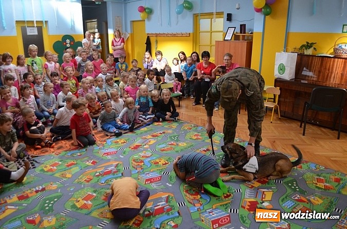 Zdjęcie w galerii na portalu naszwodzislaw.com: Straż Graniczna z wizytą u przedszkolaków w Wodzisławiu Śląskim  wiadomości z regionu