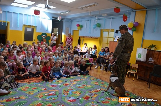 Zdjęcie w galerii na portalu naszwodzislaw.com: Straż Graniczna z wizytą u przedszkolaków w Wodzisławiu Śląskim  wiadomości z regionu