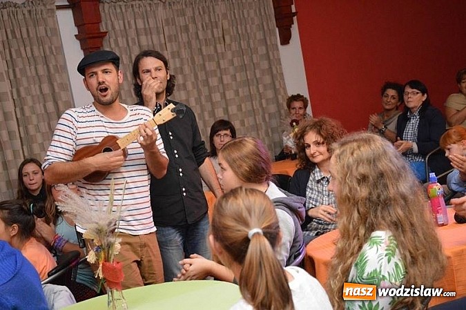 Zdjęcie w galerii na portalu naszwodzislaw.com: Francuski wokalista Romaina Lateltina w Radlinie wiadomości z regionu