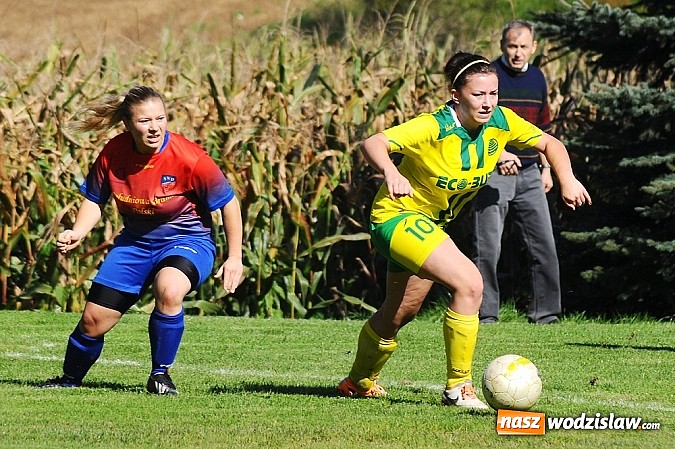 Zdjęcie w galerii na portalu naszwodzislaw.com: Dziewczyny z SWD rozbiły UKS Gamów wiadomości z regionu