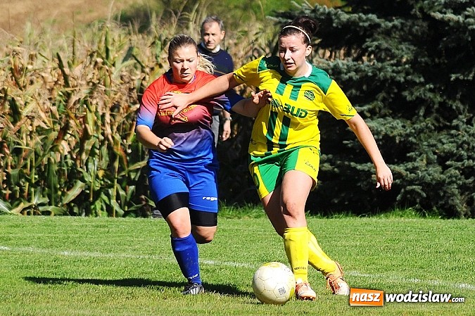 Zdjęcie w galerii na portalu naszwodzislaw.com: Dziewczyny z SWD rozbiły UKS Gamów wiadomości z regionu
