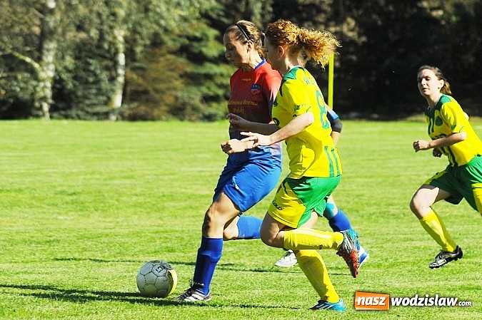 Zdjęcie w galerii na portalu naszwodzislaw.com: Dziewczyny z SWD rozbiły UKS Gamów wiadomości z regionu