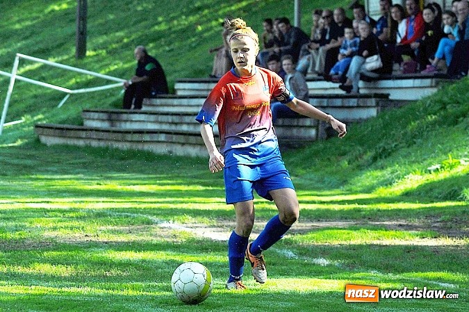 Zdjęcie w galerii na portalu naszwodzislaw.com: Dziewczyny z SWD rozbiły UKS Gamów wiadomości z regionu