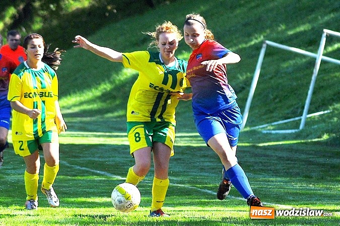 Zdjęcie w galerii na portalu naszwodzislaw.com: Dziewczyny z SWD rozbiły UKS Gamów wiadomości z regionu