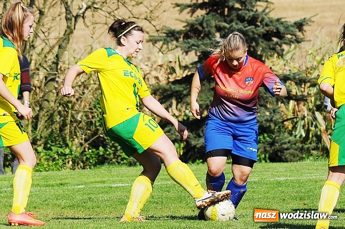 Zdjęcie w galerii na portalu naszwodzislaw.com: Dziewczyny z SWD rozbiły UKS Gamów wiadomości z regionu