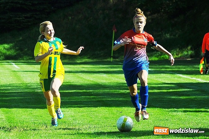 Zdjęcie w galerii na portalu naszwodzislaw.com: Dziewczyny z SWD rozbiły UKS Gamów wiadomości z regionu