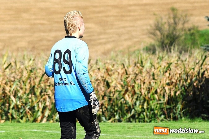 Zdjęcie w galerii na portalu naszwodzislaw.com: Dziewczyny z SWD rozbiły UKS Gamów wiadomości z regionu