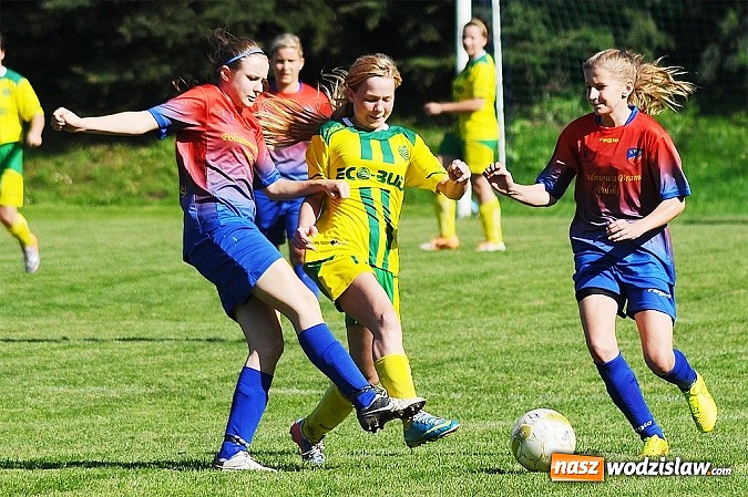 Zdjęcie w galerii na portalu naszwodzislaw.com: Dziewczyny z SWD rozbiły UKS Gamów wiadomości z regionu