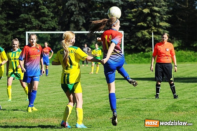 Zdjęcie w galerii na portalu naszwodzislaw.com: Dziewczyny z SWD rozbiły UKS Gamów wiadomości z regionu