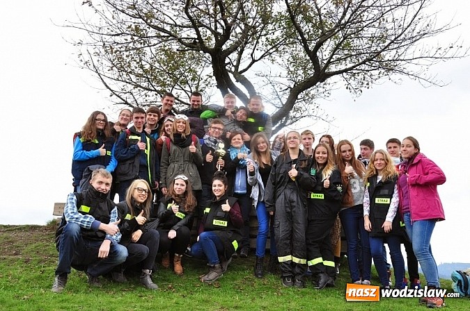 Zdjęcie w galerii na portalu naszwodzislaw.com: Rajd górski licealistów ze Skalnej w Rydułtowach wiadomości z regionu