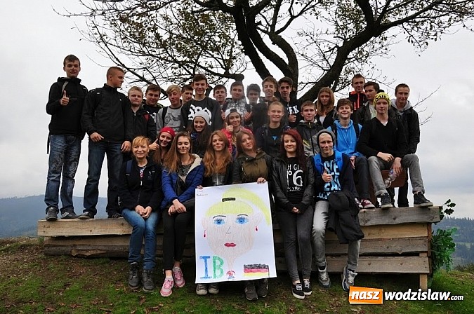 Zdjęcie w galerii na portalu naszwodzislaw.com: Rajd górski licealistów ze Skalnej w Rydułtowach wiadomości z regionu