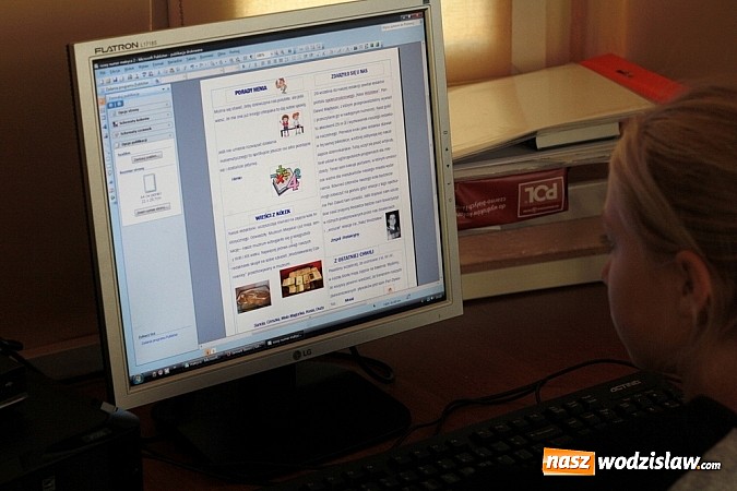 Zdjęcie w galerii na portalu naszwodzislaw.com: Młodzi adepci dziennikarstwa wiadomości z regionu