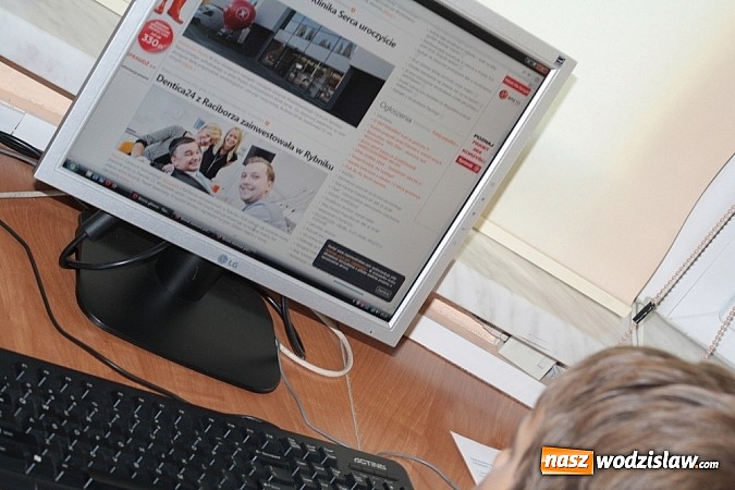 Zdjęcie w galerii na portalu naszwodzislaw.com: Młodzi adepci dziennikarstwa wiadomości z regionu