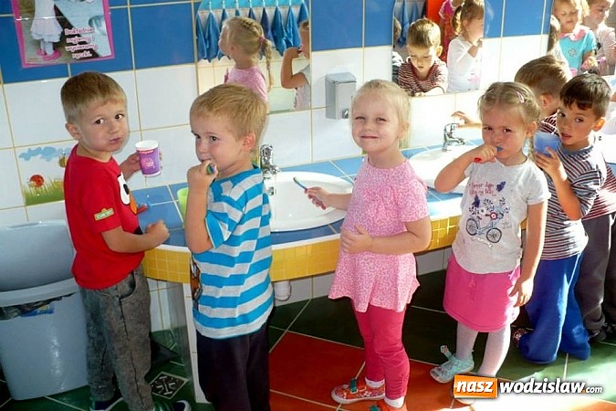 Zdjęcie w galerii na portalu naszwodzislaw.com: Przedszkolaki biły rekord Guinnessa! wiadomości z regionu