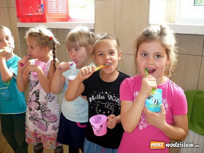 Zdjęcie w galerii na portalu naszwodzislaw.com: Przedszkolaki biły rekord Guinnessa! wiadomości z regionu