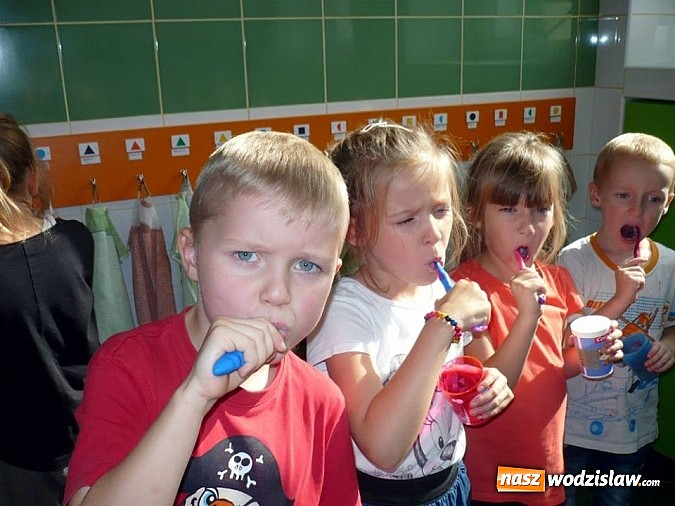Zdjęcie w galerii na portalu naszwodzislaw.com: Przedszkolaki biły rekord Guinnessa! wiadomości z regionu
