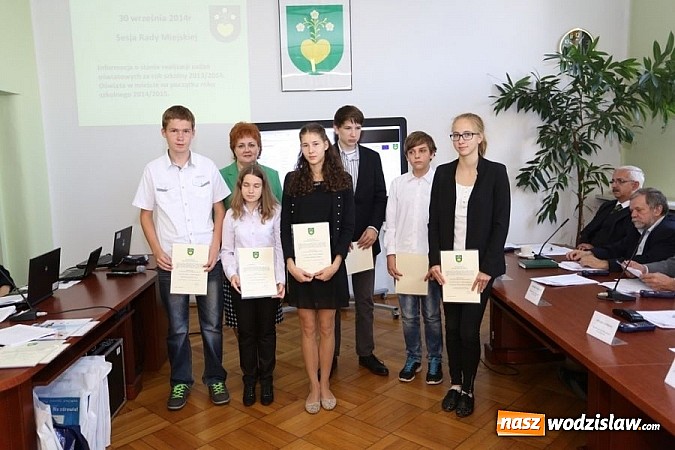 Zdjęcie w galerii na portalu naszwodzislaw.com: W Radlinie uczniowie otrzymali stypendia wiadomości z regionu
