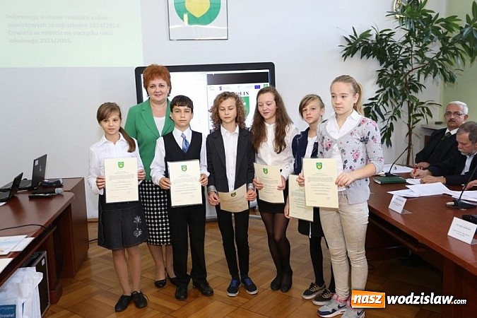 Zdjęcie w galerii na portalu naszwodzislaw.com: W Radlinie uczniowie otrzymali stypendia wiadomości z regionu