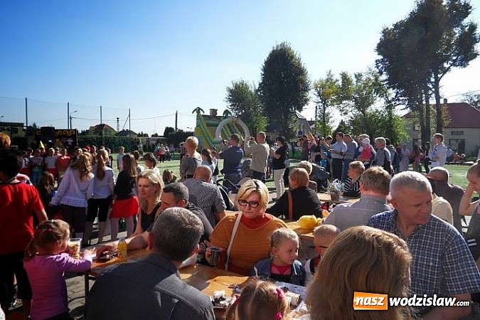 Zdjęcie w galerii na portalu naszwodzislaw.com: Rodzinny festyn w „dwójce”  wiadomości z regionu