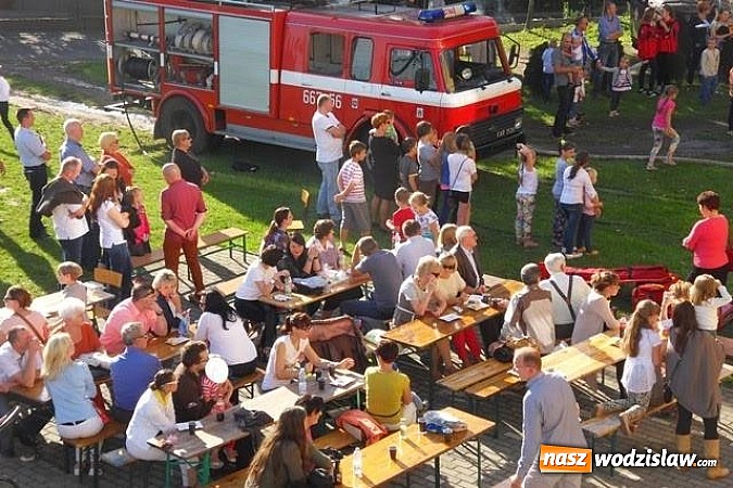 Zdjęcie w galerii na portalu naszwodzislaw.com: Rodzinny festyn w „dwójce”  wiadomości z regionu