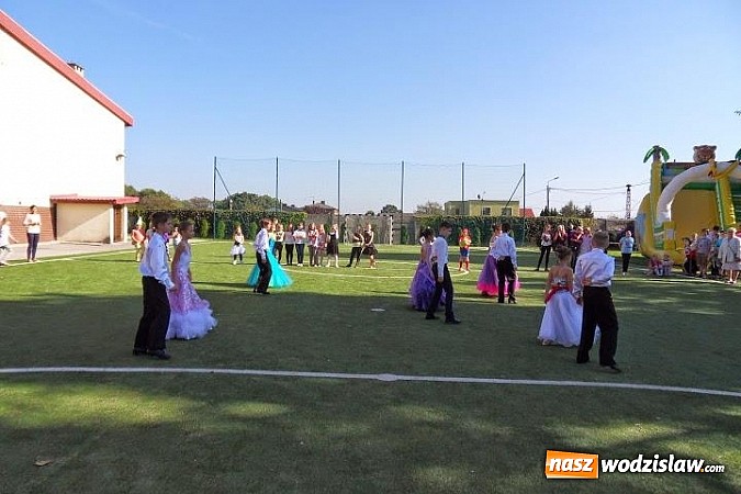 Zdjęcie w galerii na portalu naszwodzislaw.com: Rodzinny festyn w „dwójce”  wiadomości z regionu