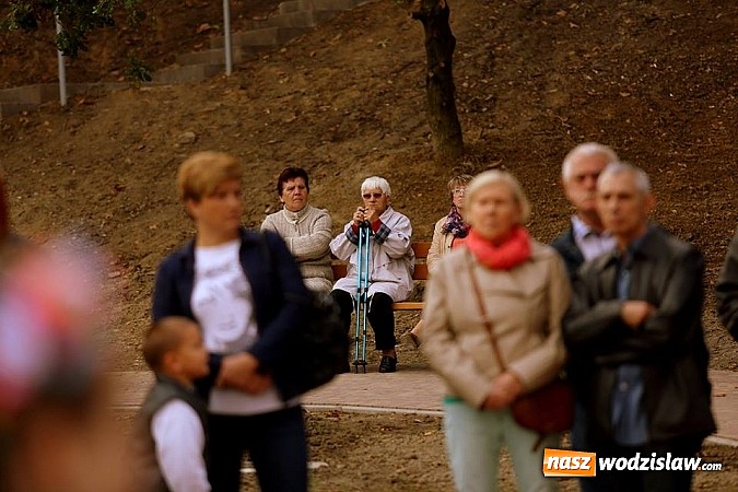 Zdjęcie w galerii na portalu naszwodzislaw.com: Tężnia w Radlinie raczyła dzisiaj gości nie tylko właściwościami zdrowotnymi wiadomości z regionu