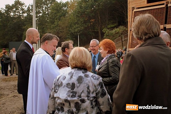 Zdjęcie w galerii na portalu naszwodzislaw.com: Tężnia w Radlinie raczyła dzisiaj gości nie tylko właściwościami zdrowotnymi wiadomości z regionu