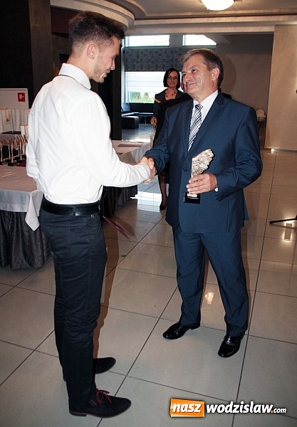 Zdjęcie w galerii na portalu naszwodzislaw.com: Sportowcy i działacze w dziedzinie kultury otrzymali nagrody wiadomości z regionu