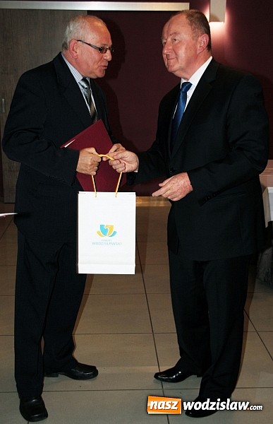 Zdjęcie w galerii na portalu naszwodzislaw.com: Sportowcy i działacze w dziedzinie kultury otrzymali nagrody wiadomości z regionu
