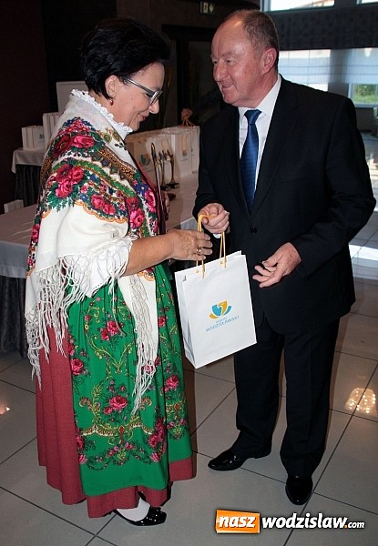 Zdjęcie w galerii na portalu naszwodzislaw.com: Sportowcy i działacze w dziedzinie kultury otrzymali nagrody wiadomości z regionu