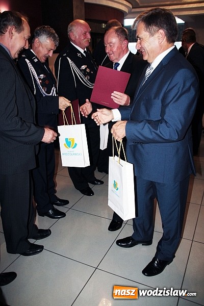 Zdjęcie w galerii na portalu naszwodzislaw.com: Sportowcy i działacze w dziedzinie kultury otrzymali nagrody wiadomości z regionu