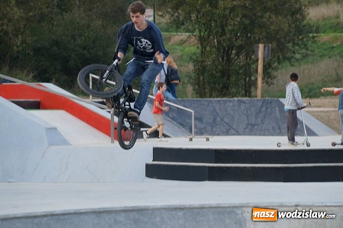 Zdjęcie w galerii na portalu naszwodzislaw.com: Budowa skateparku zakończona! wiadomości z regionu
