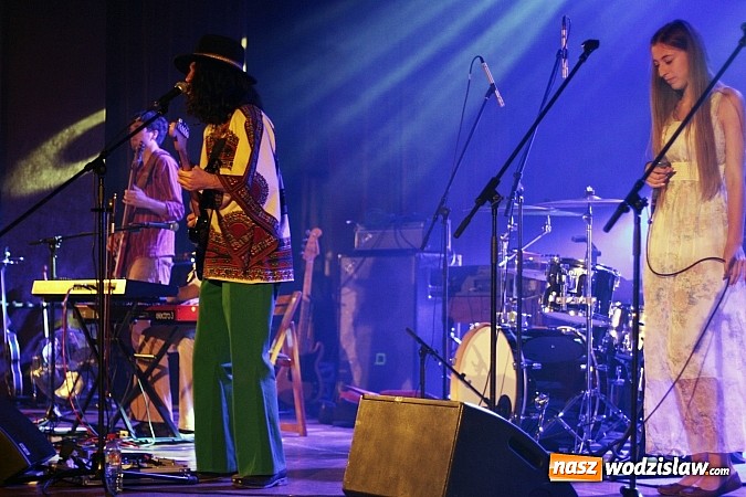 Zdjęcie w galerii na portalu naszwodzislaw.com: Ania Rusowicz wystąpiła w WCK. Na koncercie pojawiła się Elżbieta Bieńkowska wiadomości z regionu