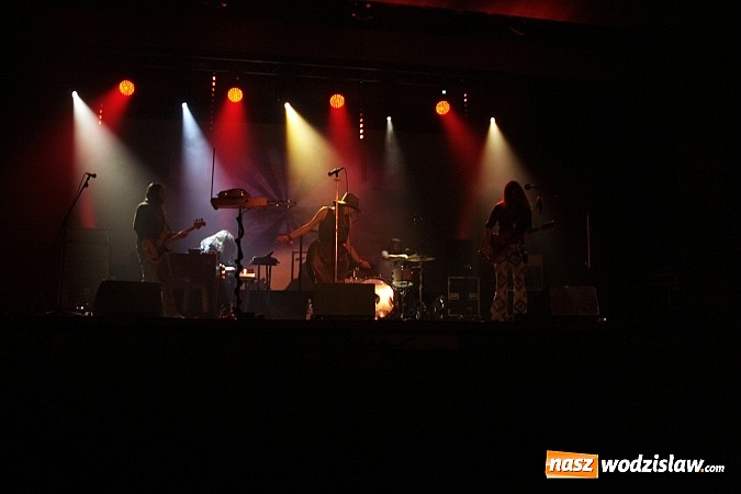 Zdjęcie w galerii na portalu naszwodzislaw.com: Ania Rusowicz wystąpiła w WCK. Na koncercie pojawiła się Elżbieta Bieńkowska wiadomości z regionu