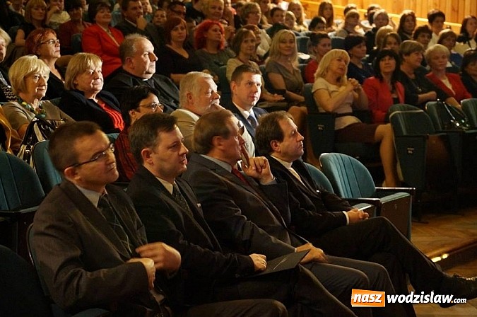 Zdjęcie w galerii na portalu naszwodzislaw.com: Dzień Edukacji Narodowej wiadomości z regionu