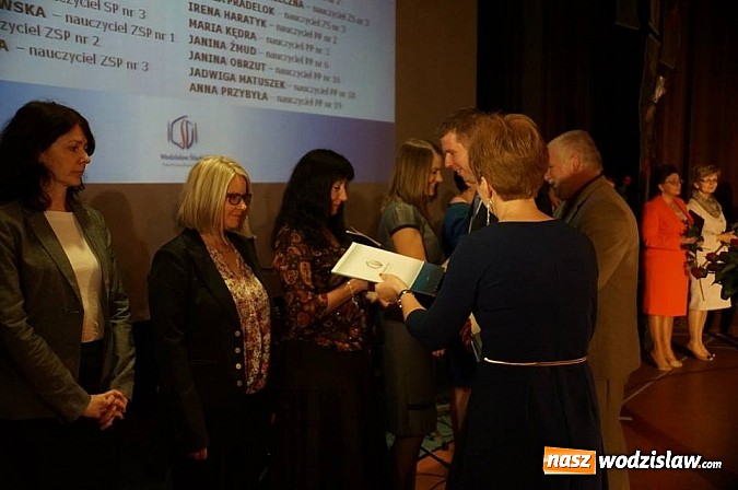 Zdjęcie w galerii na portalu naszwodzislaw.com: Dzień Edukacji Narodowej wiadomości z regionu