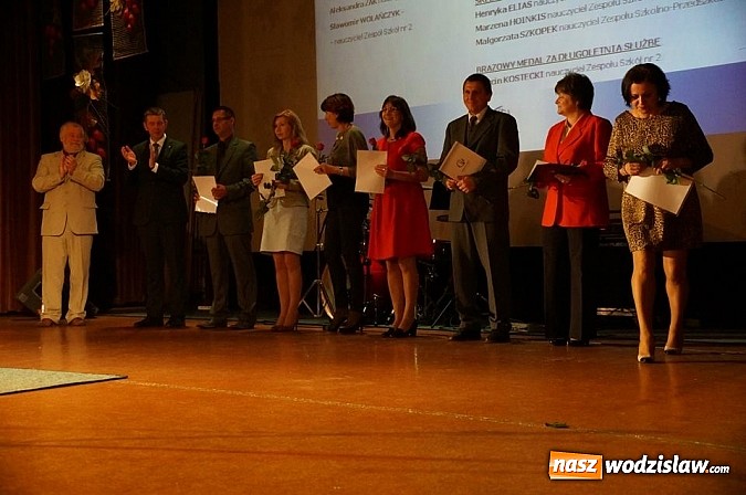 Zdjęcie w galerii na portalu naszwodzislaw.com: Dzień Edukacji Narodowej wiadomości z regionu