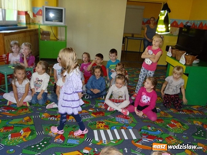 Zdjęcie w galerii na portalu naszwodzislaw.com: Przedszkolak vs Pierwszoklasista wiadomości z regionu