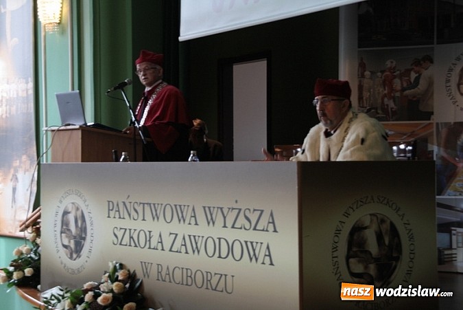 Zdjęcie w galerii na portalu naszwodzislaw.com: Raciborska uczelnia zainaugurowała dziś uroczyście nowy rok akademicki wiadomości z regionu