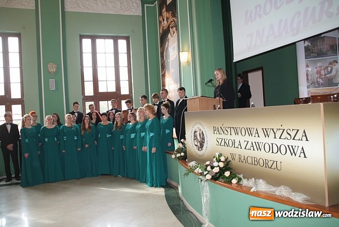 Zdjęcie w galerii na portalu naszwodzislaw.com: Raciborska uczelnia zainaugurowała dziś uroczyście nowy rok akademicki wiadomości z regionu