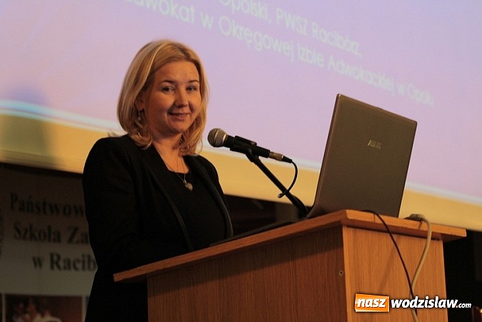 Zdjęcie w galerii na portalu naszwodzislaw.com: Raciborska uczelnia zainaugurowała dziś uroczyście nowy rok akademicki wiadomości z regionu