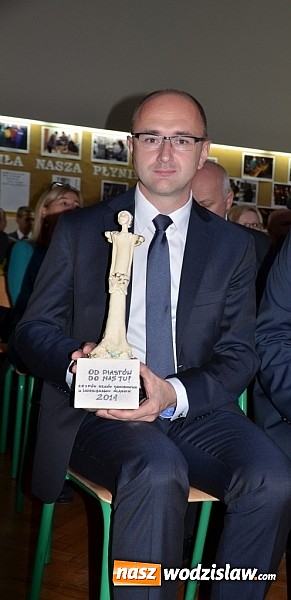 Zdjęcie w galerii na portalu naszwodzislaw.com: Zesp&oacute;ł Szk&oacute;ł Zawodowych w Wodzisławiu Śląskim ma nowego patrona wiadomości z regionu