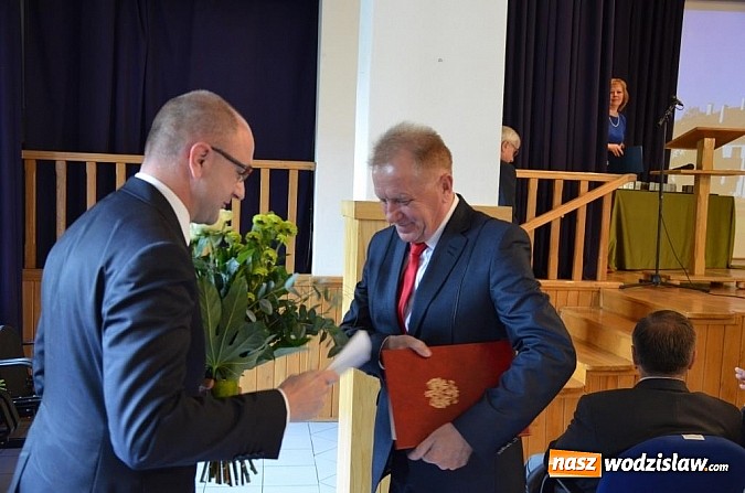 Zdjęcie w galerii na portalu naszwodzislaw.com: Wojewoda Piotr Litwa nominowany do Ice Bucket Challenge na XX lecie DPS w Gorzycach! wiadomości z regionu