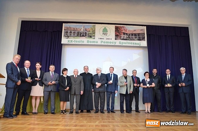 Zdjęcie w galerii na portalu naszwodzislaw.com: Wojewoda Piotr Litwa nominowany do Ice Bucket Challenge na XX lecie DPS w Gorzycach! wiadomości z regionu