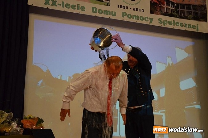 Zdjęcie w galerii na portalu naszwodzislaw.com: Wojewoda Piotr Litwa nominowany do Ice Bucket Challenge na XX lecie DPS w Gorzycach! wiadomości z regionu